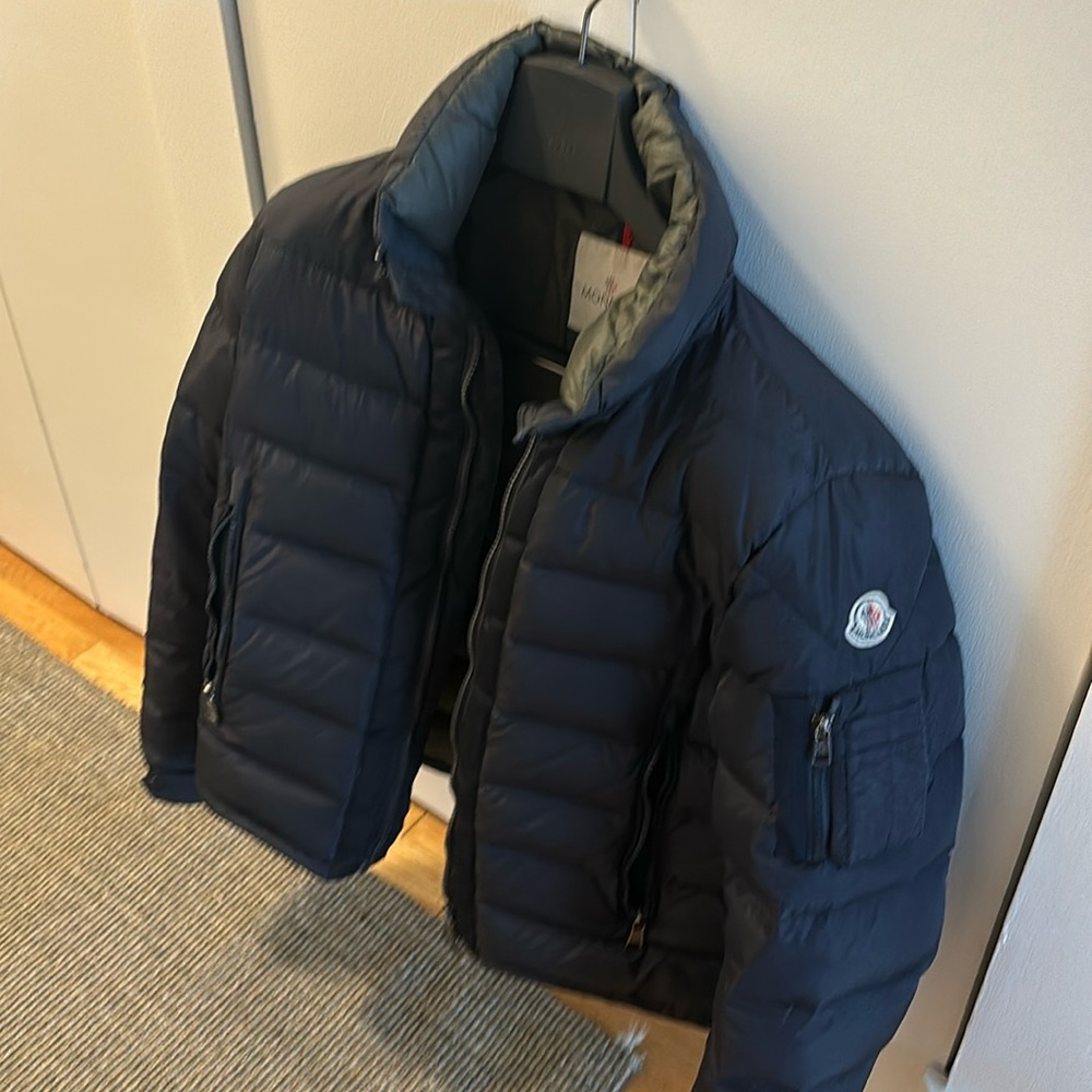 Moncler Men’s Vezere Short Winter Jacket Size 2 (medium)